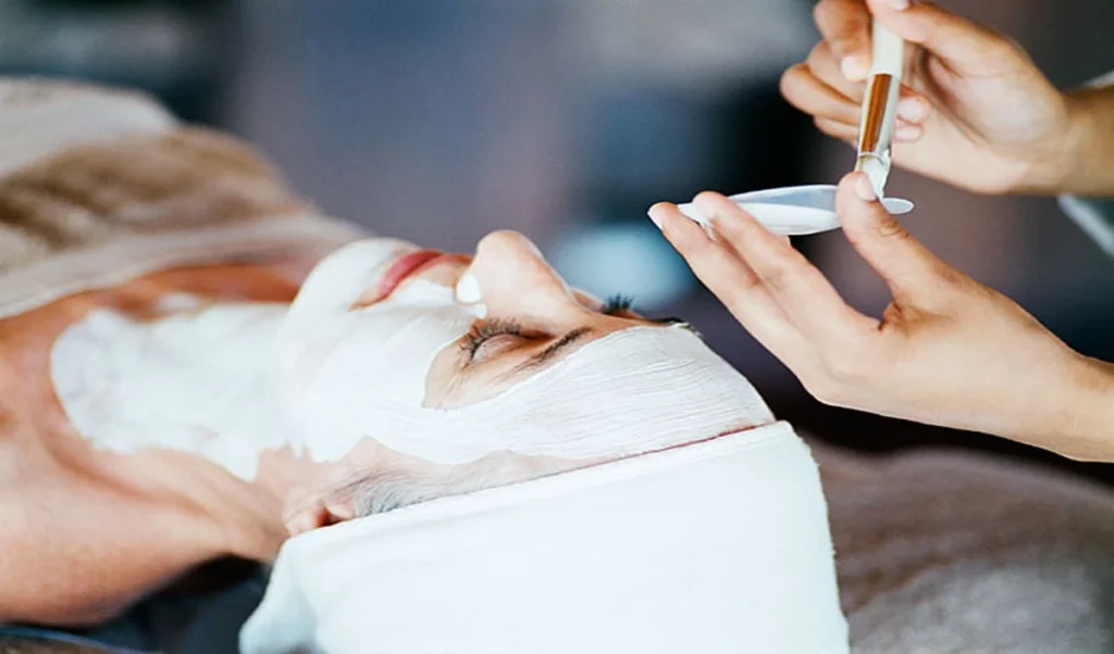 Beauty Tips: दाग-धब्बे और डलनेस को जड़ से खत्म कर देंगे ये फेस पैक, स्किन केयर में फायदेमंद है हरड़