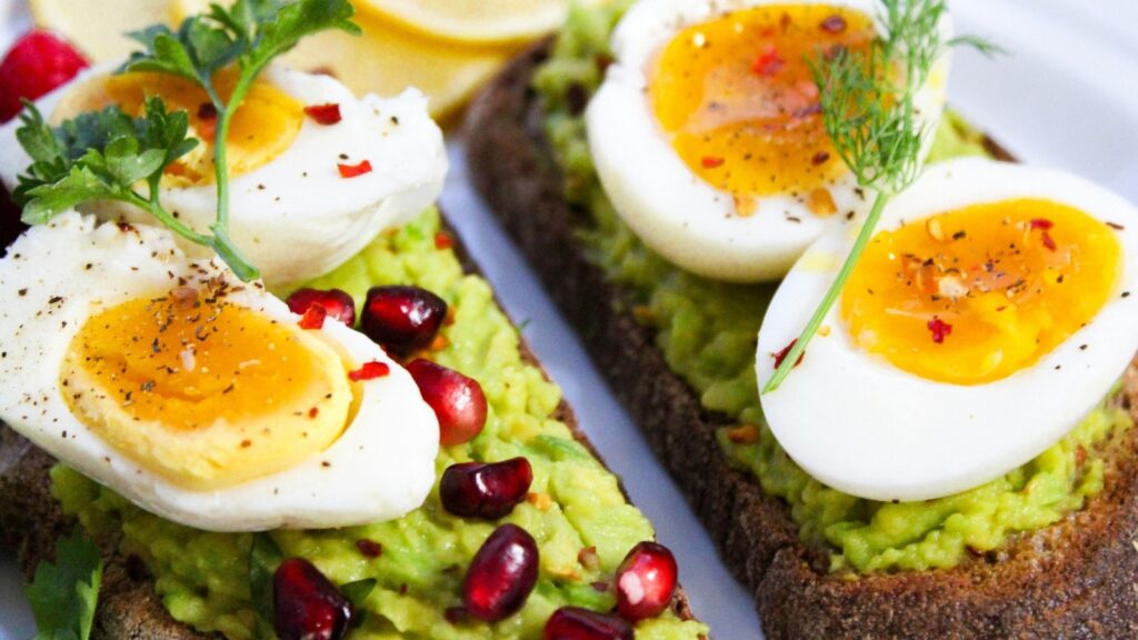 Gastroenterologist shares 10 breakfast combos for a Mediterranean diet, packed with health benefits