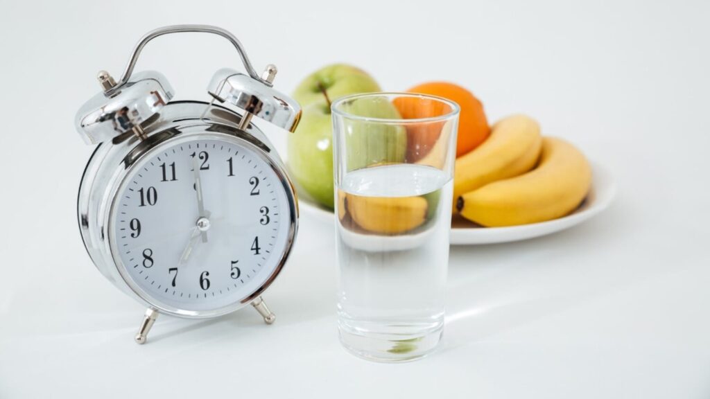 Harvard, Stanford trained gastroenterologist says avoid ‘daily fasting with no structure’; rates 20 gut health trends | Health