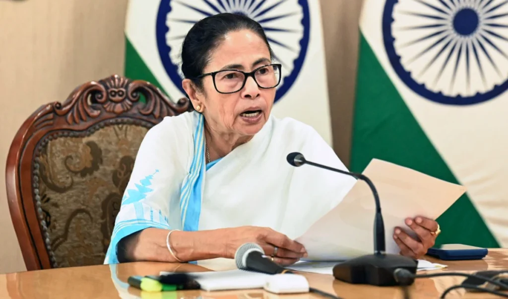 TMC छात्र इकाई को Mamata Banerjee का बड़ा संदेश: किसी अन्याय के आगे मत झुको!