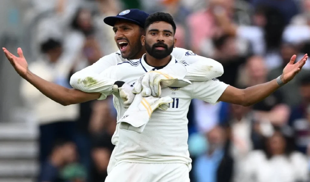 oval test hero mohammed siraj got warm welcome on reaching hyderabad from london