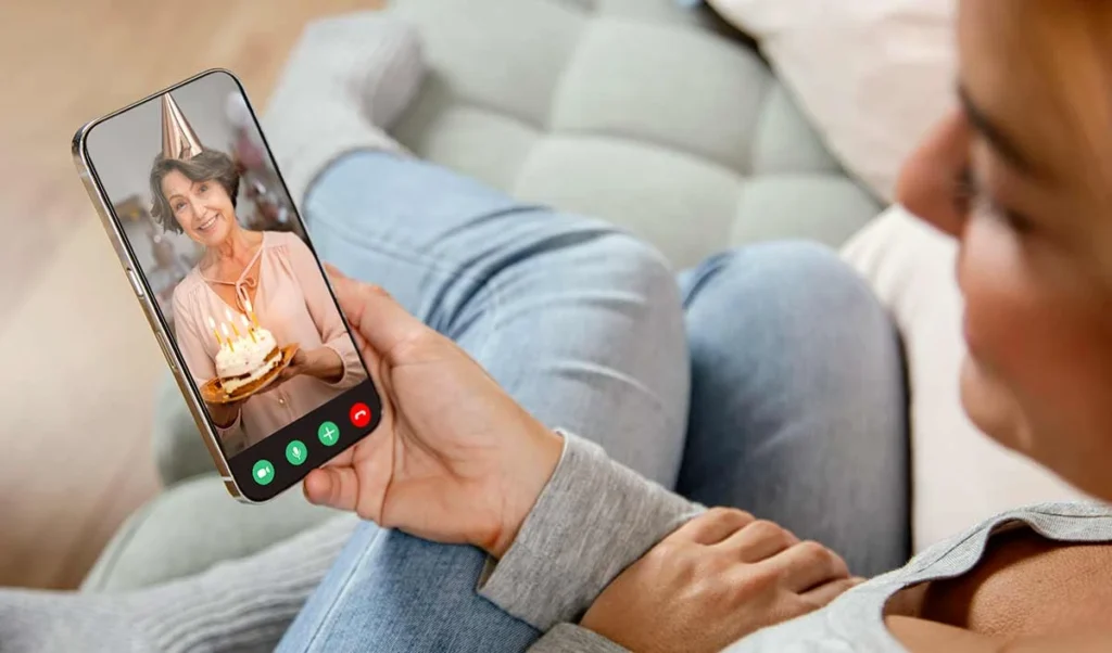 whatsapp is bringing night mode now do video calls and photography even in the dark