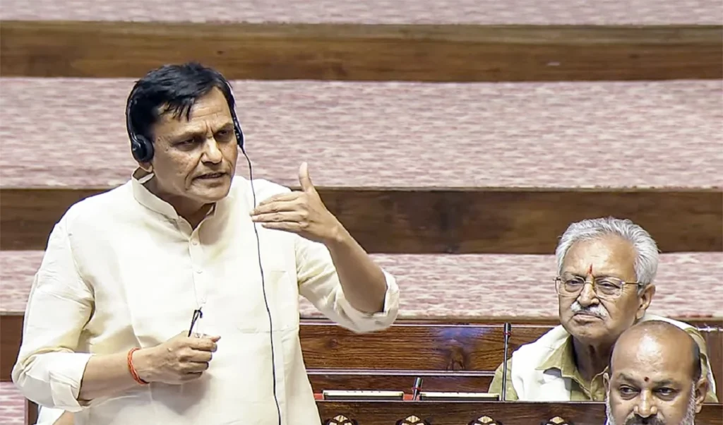 अब सिर्फ 18 जिलों तक सीमित नक्सलवाद! हिंसा में 81% की ऐतिहासिक गिरावट