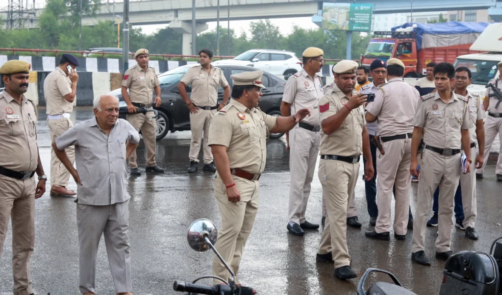 गुरुग्राम के दो पुलिसकर्मियों की दर्दनाक मौत, बुंदेलखंड एक्सप्रेसवे पर कार-ट्रैक्टर की जोरदार टक्कर के बाद हुआ था बड़ा हादसा