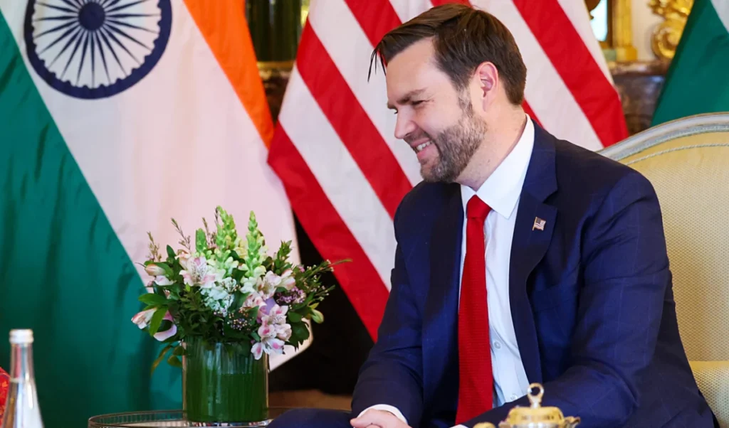 ट्रंप ने रूसी तेल खरीदने को लेकर चीन पर शुल्क लगाने पर अभी कोई निर्णय नहीं लिया: वेंस