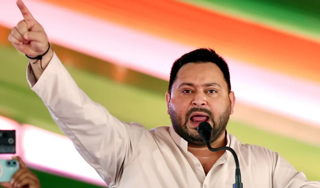 पीएम मोदी को ‘वोट चोर’ कहना तेजस्वी यादव पर पड़ा भारी! दो राज्यों में केस हुआ दर्ज, बयान पर राजनीतिक घमासान जारी पीएम मोदी को ‘वोट चोर’ कहना तेजस्वी यादव पर पड़ा भारी! दो राज्यों में केस हुआ दर्ज, बयान पर राजनीतिक घमासान जारी