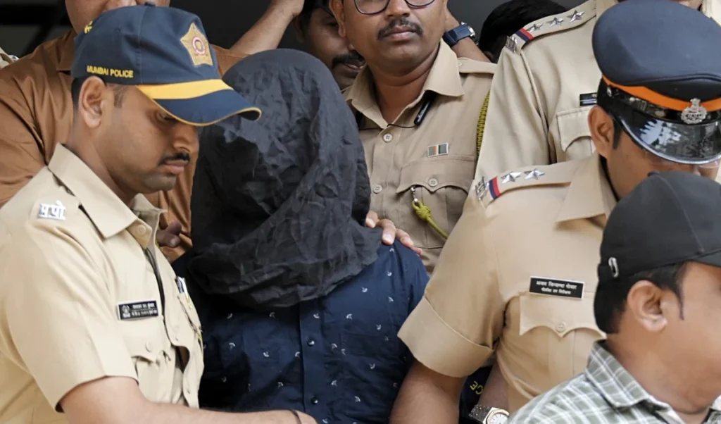 मुंबई : कुर्क किए गए थियेटर को ध्वस्त करने, जमीन बेचने के आरोप में इकबाल मिर्ची का सहयोगी गिरफ्तार