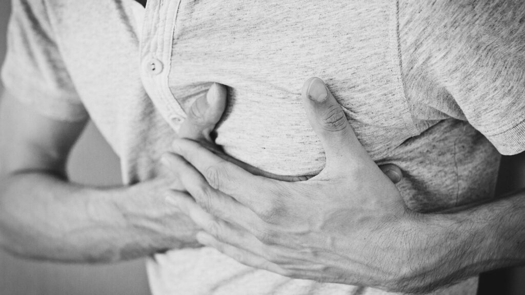 Heart attack or heartburn? Doctor explains how to know when chest pain is serious