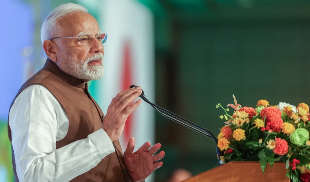 India Semicon Mission | सेमीकंडक्टर मिशन का अगला चरण! PM मोदी बोले- चिप्स हैं ‘डिजिटल हीरे’, अर्थव्यवस्था को मिलेगी नई उड़ान