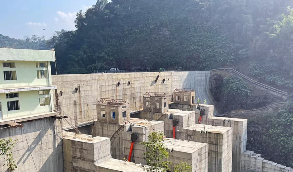 PFC का पहला ऐतिहासिक सीमा पार ऋण समझौता: भूटान में 600 MW हाइड्रो प्रोजेक्ट के लिए 4,829 करोड़