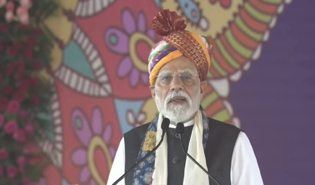 PM Modi Rajasthan Visit: उन्होंने जख्म दिए हमने मरहम लगाया, राजस्थान की धरा से PM मोदी ने दी ये बड़ी सौगातें