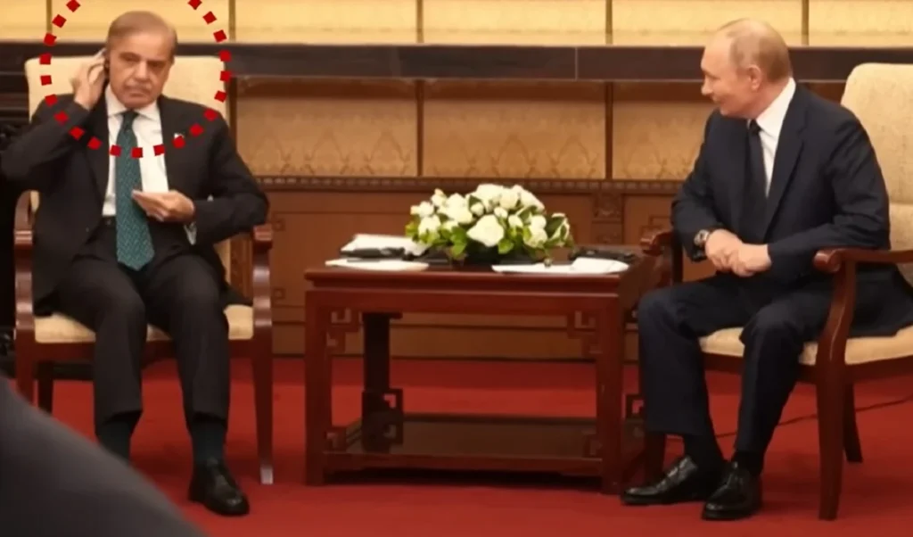 pakistani pm shahbaz was unable to use earphones even putin started laughing video goes viral