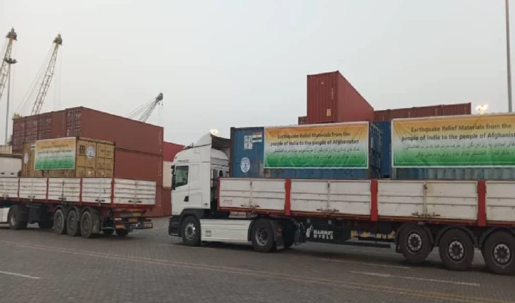 अमेरिका की चेतावनियों को भारत ने टायर तले कुचला, चाबहार पोर्ट पर ही दौड़ा दी ट्रक, कई देशों में तहलका अमेरिका की चेतावनियों को भारत ने टायर तले कुचला, चाबहार पोर्ट पर ही दौड़ा दी ट्रक, कई देशों में तहलका