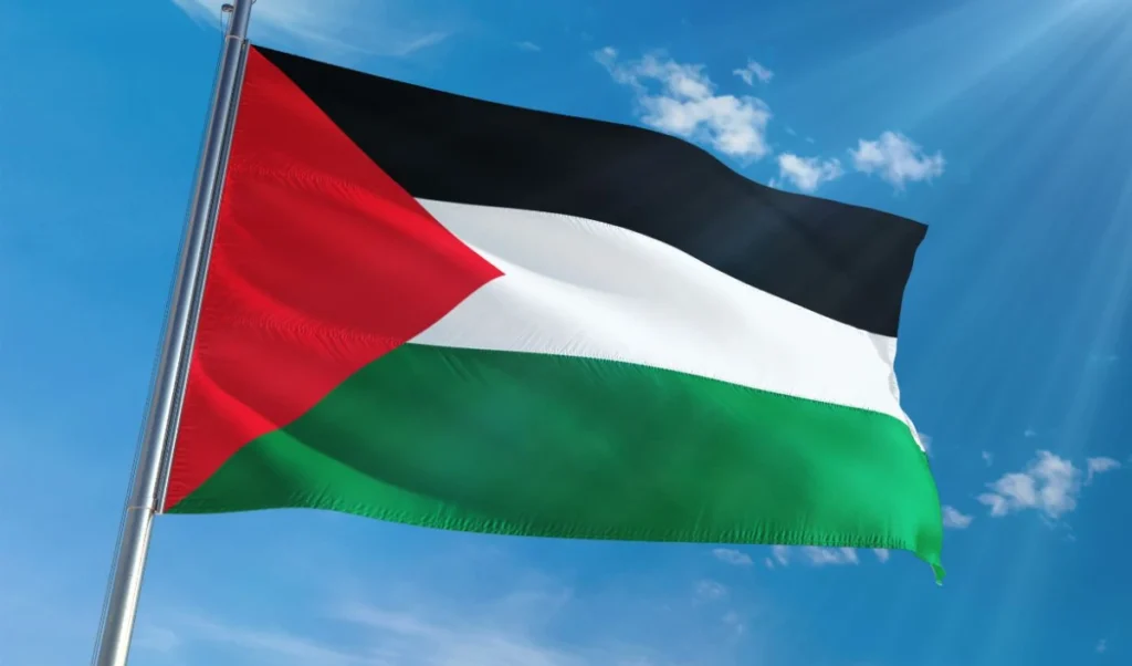 अमेरिका से हटकर यूके, कनाडा और ऑस्ट्रेलिया ने फ़िलिस्तीन को दी मान्यता, इजराइल ने बताया 'हमास का इनाम'