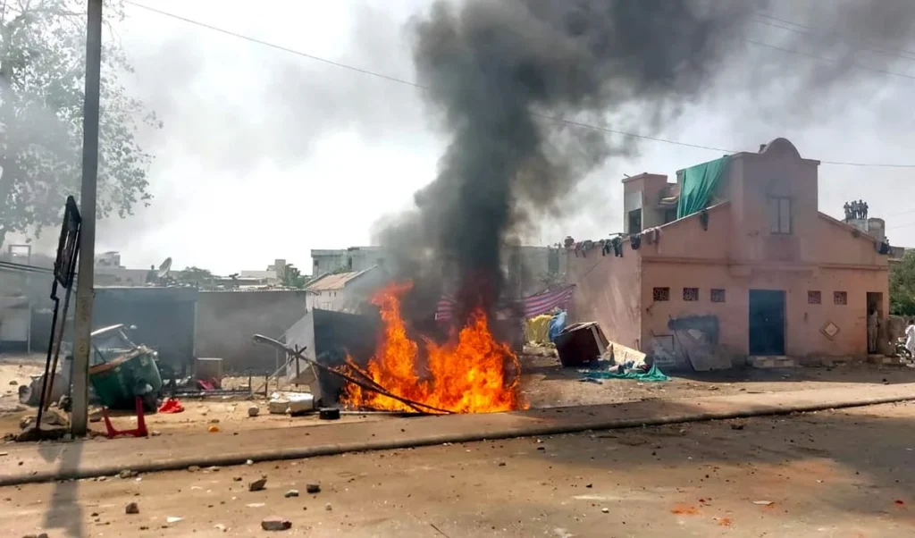 आखिर कौन कर रहा है सांप्रदायिक तनाव भड़काने की साजिश ?