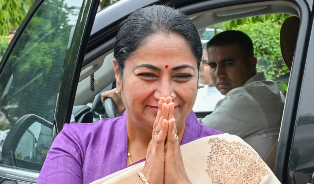 कड़ी सुरक्षा के बीच दिल्ली की मुख्यमंत्री रेखा गुप्ता ने जनता की सुनवाई फिर शुरू की