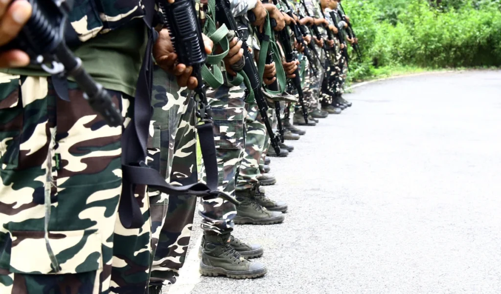 ‘गवार हो इसलिए बॉर्डर पर पड़े हो, भिखारी जैसे लोन पर जी रहा है’, सेना के जवान का HDFC बैंक की महिला कर्मचारी ने उड़ाया मज़ाक |  Audio Clip