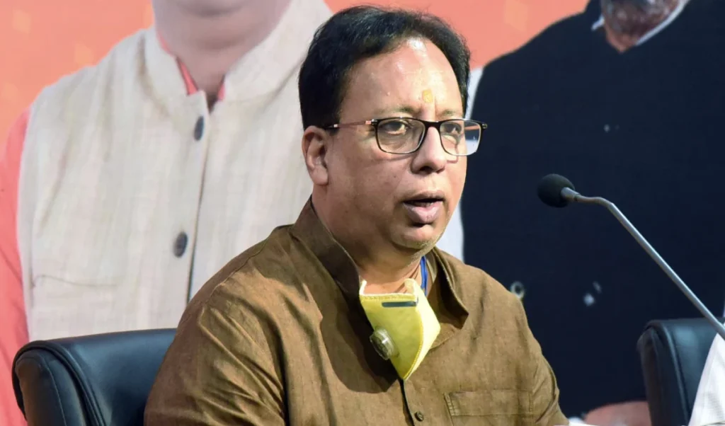 तेजस्वी पर BJP का पलटवार: RJD की वापसी मतलब उद्योगपतियों को बर्बादी का डर तेजस्वी पर BJP का पलटवार: RJD की वापसी मतलब उद्योगपतियों को बर्बादी का डर