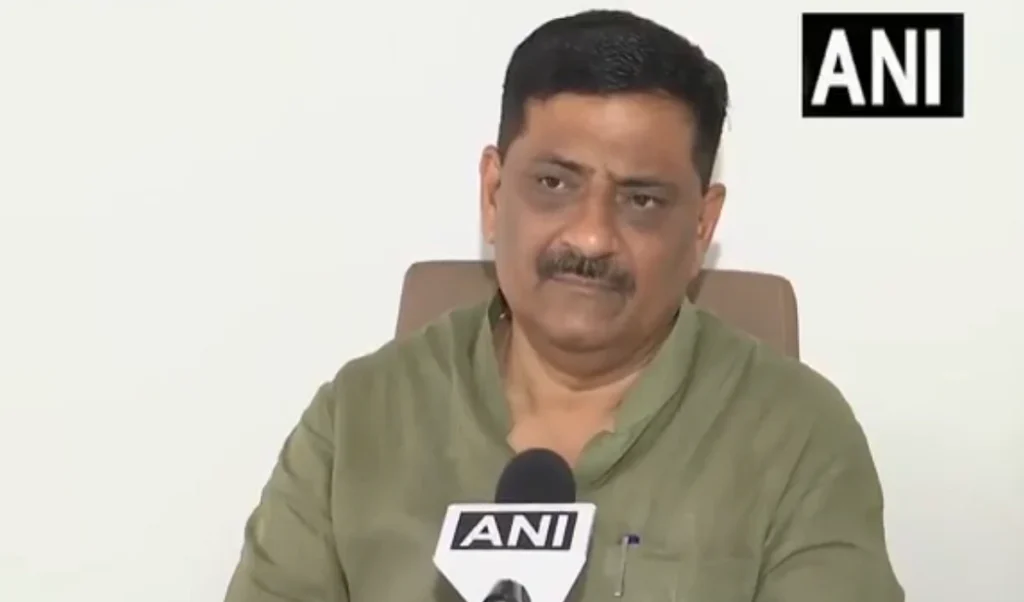 बीड़ी नहीं, ‘बी’ का मतलब बुद्धि भी है, जो आपमें नहीं! कांग्रेस को संजय झा का करारा जवाब