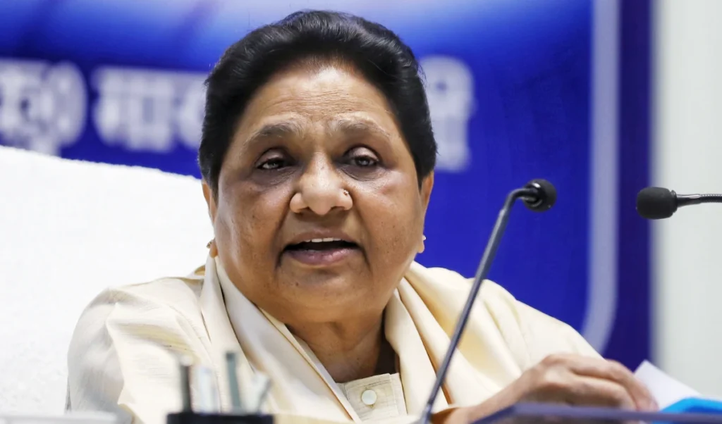 साधु-संतों को मायावती की सख्त चेतावनी! कहा- ‘बाबा साहेब पर टिप्पणी करना छोड़ दें’