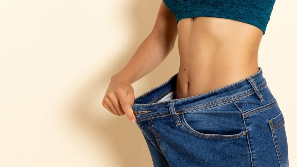 Dietitian says get flatter tummy, reduce bloating in 2 weeks with these 3 simple tips: ‘Make sure your dinner ends by…’