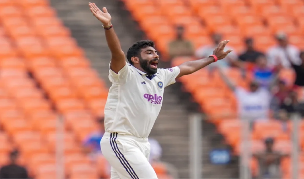 IND vs WI: जसप्रीत बुमराह ने घर पर विकेटों का अर्धशतक किया पूरा, दिग्गजों की लिस्ट में हुए शामिल IND vs WI: जसप्रीत बुमराह ने घर पर विकेटों का अर्धशतक किया पूरा, दिग्गजों की लिस्ट में हुए शामिल