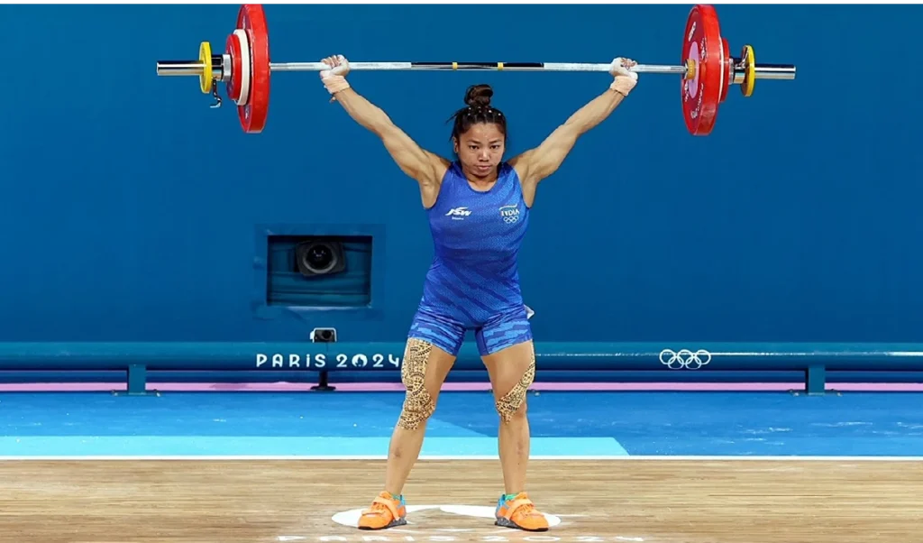 Mirabai Chanu ने वर्ल्ड चैंपियनशिप में रचा इतिहास, 199 किग्रा का वजन उठाकर अपने नाम किया सिल्वर मेडल