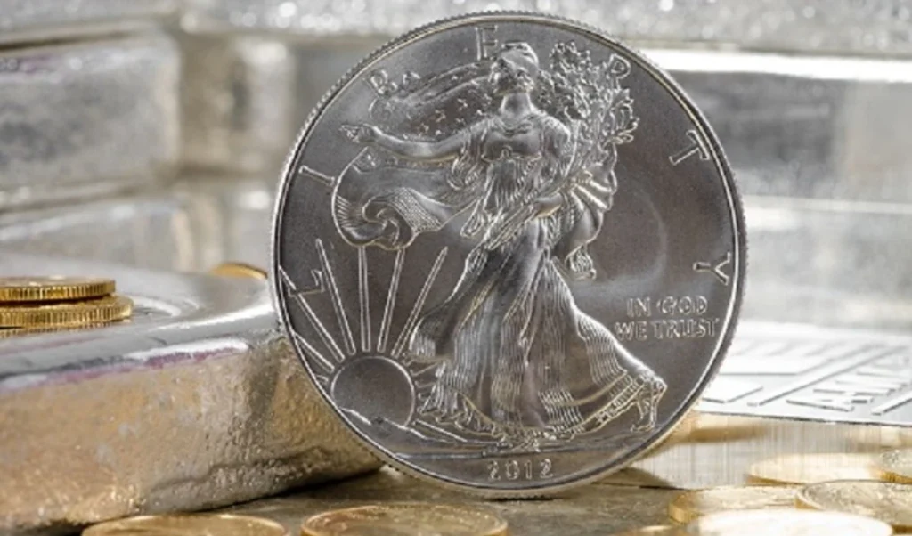 Silver prices में 6% से अधिक की गिरावट, सोने ने भी तोड़ी चमक, निवेशक चिंतित।