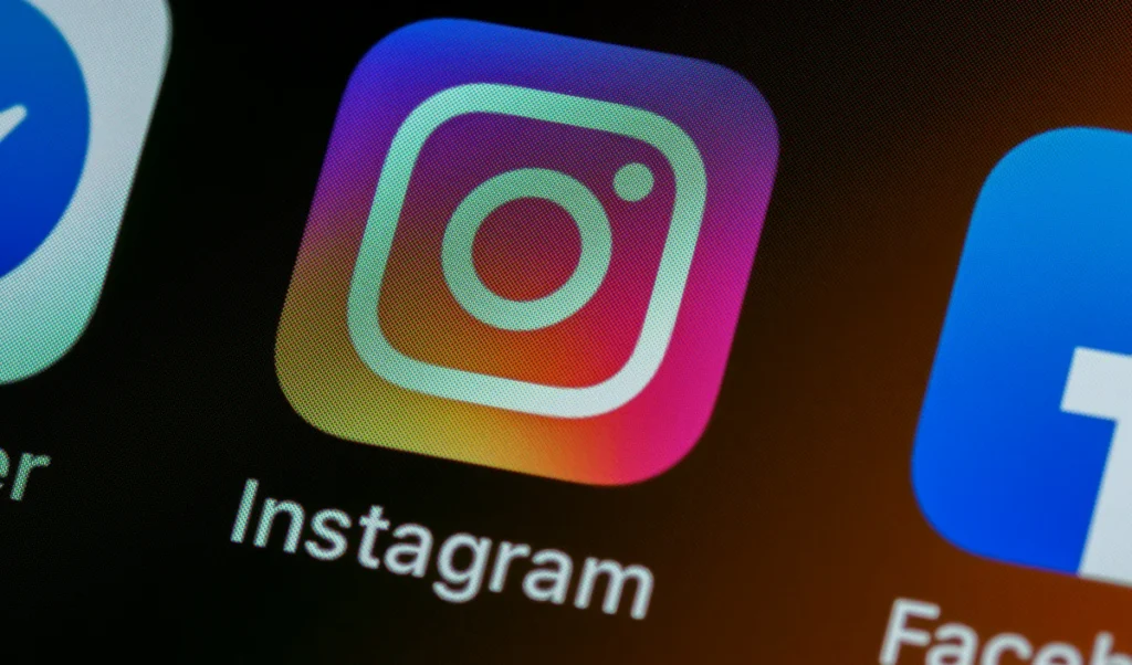 instagram introduces new feature live map feature location