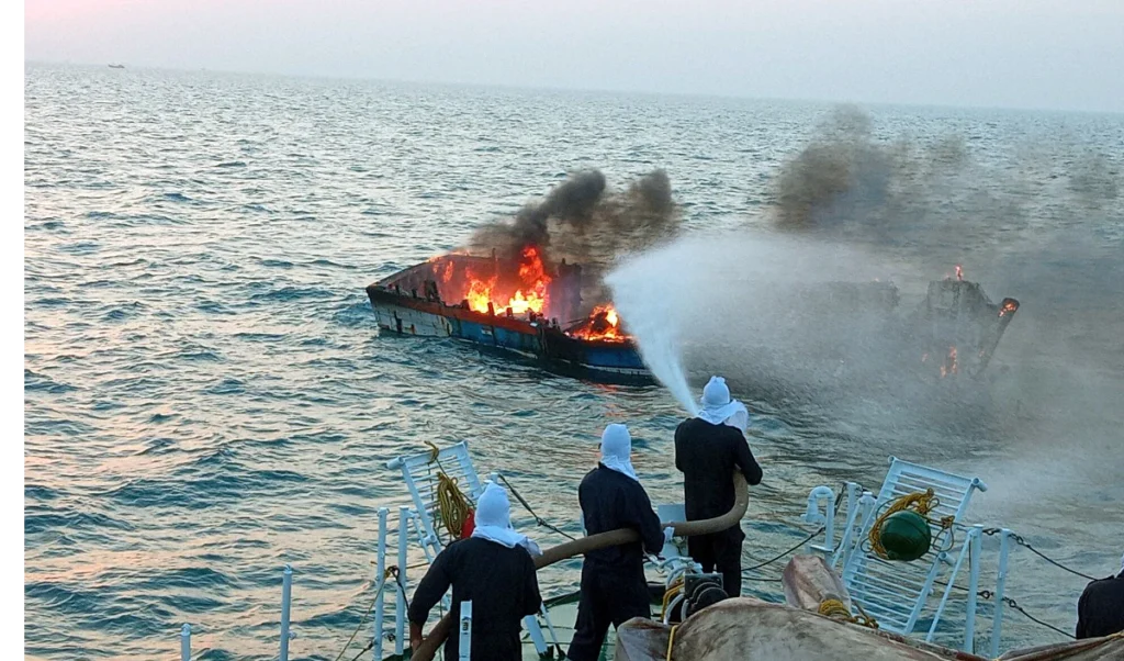 अमेरिका ने प्रशांत महासागर में मादक पदार्थ ले जा रही नौका पर हमला किया, दो लोगों की मौत