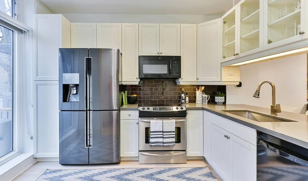 घर के फ्रिज को खराब होने से बचाना चाहते हैं? तो जानिए कौन-सी चीजें फ्रिज के ऊपर कभी नहीं रखनी चाहिए घर के फ्रिज को खराब होने से बचाना चाहते हैं? तो जानिए कौन-सी चीजें फ्रिज के ऊपर कभी नहीं रखनी चाहिए