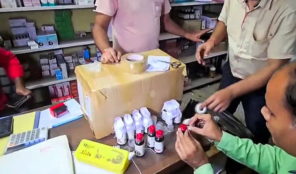 बच्चों का कातिल कफ सिरप! फैक्ट्री में 350 से ज्यादा नियमों का उल्लंघन, सामने आई दिल दहला देने वाली सच्चाई