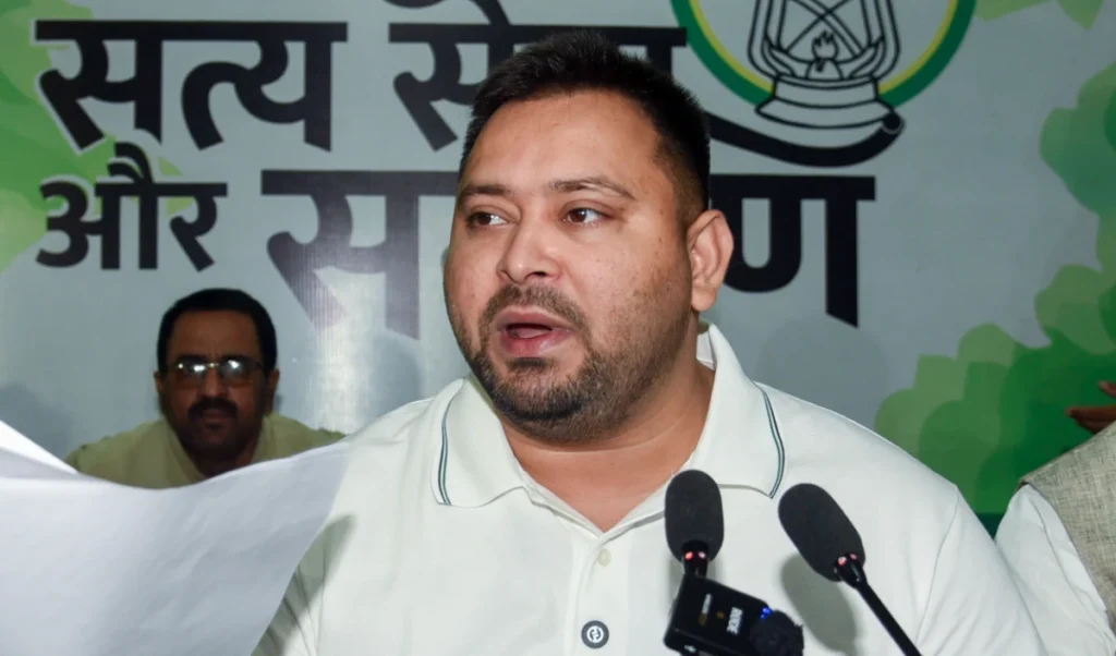 Bihar Election 2025 | बिहार चुनाव से पहले Tejashwi Yadav की ‘नारी शक्ति’ गारंटी, सत्ता में आए तो महिलाओं को मिलेंगे 30 हजार!