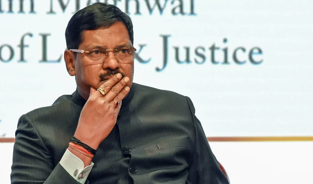 Prabhasakshi NewsRoom: CJI BR Gavai ने केंद्र को लगाई फटकार, बोले- ”हमें भारत सरकार से ऐसी चालबाजी की उम्मीद नहीं थी”