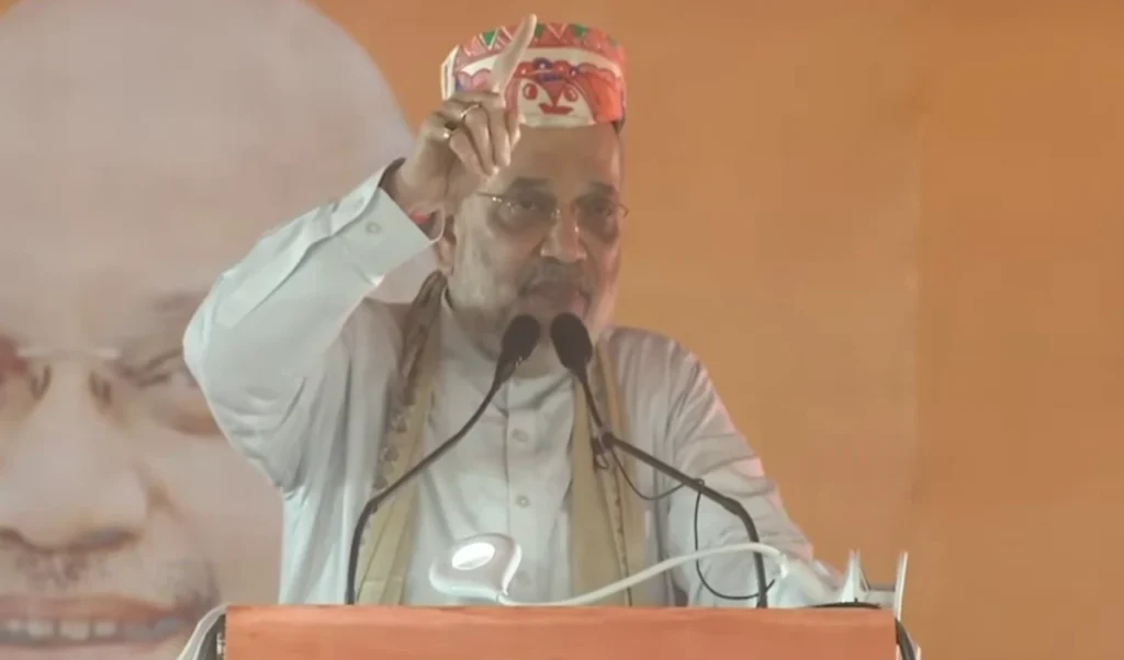 अमित शाह का राहुल पर वार: सेना को धर्म-जाति में बांटने की कोशिश, शर्म आनी चाहिए