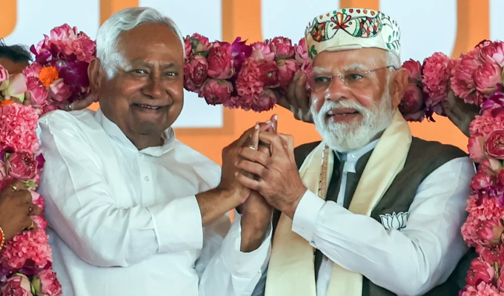 क्या नीतीश का अनुभव पड़ा भारी? एग्जिट पोल में बिहार में NDA की स्पष्ट जीत के संकेत, महागठबंधन के लिए निराशा