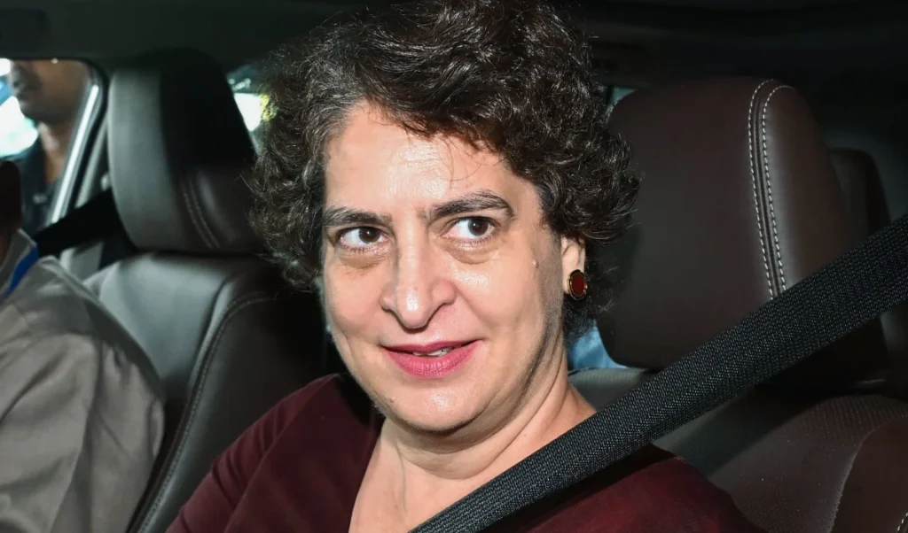 प्रियंका गांधी का PM मोदी और CM रेखा गुप्ता से सीधा सवाल: दिल्ली को ‘ज़हरीली धुंध’ से मुक्ति कब? प्रियंका गांधी का PM मोदी और CM रेखा गुप्ता से सीधा सवाल: दिल्ली को ‘ज़हरीली धुंध’ से मुक्ति कब?