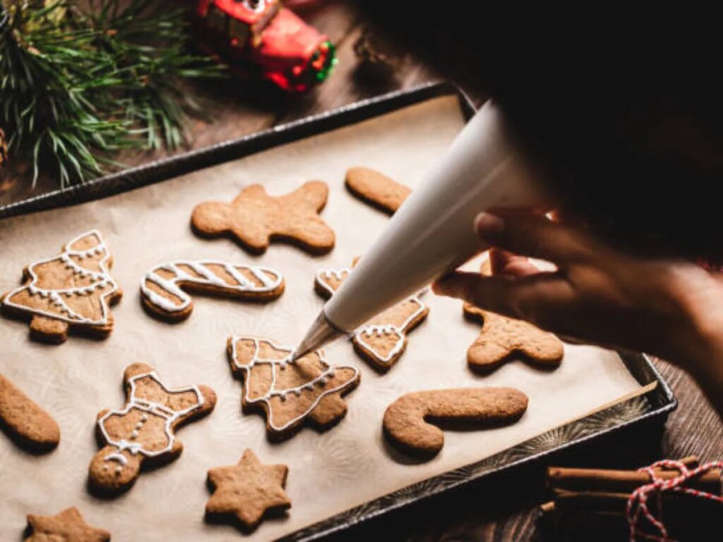 Christmas 2025: Try A Nutritious Gingerbread Icing, A 3 Ingredient Glue To Hold Your House Together