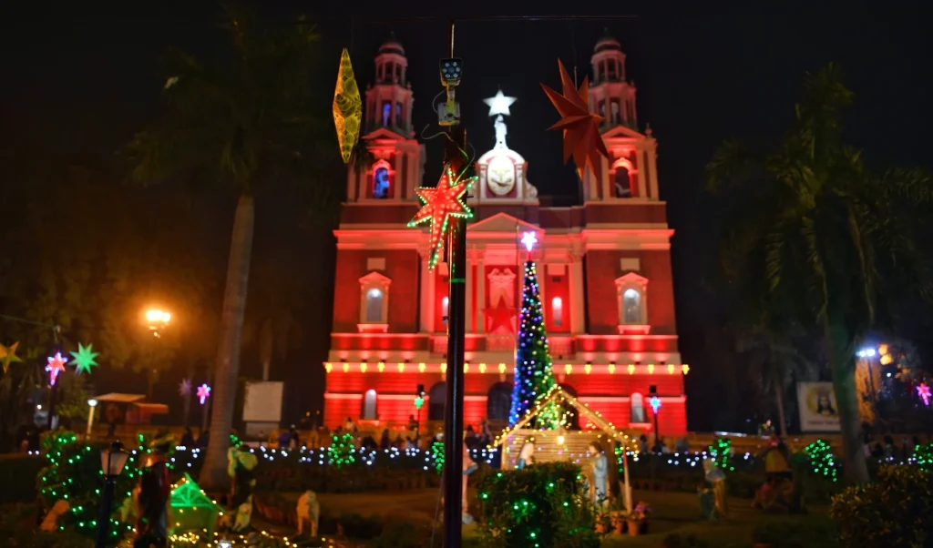 Christmas 2025: क्रिसमस को यादगार सेलिब्रेट करने के लिए  घूम के आएं दिल्ली के इन 5 शानदार चर्च में, देखने को मिलेगी एक अलग वाइब; देखें पूरी लिस्ट