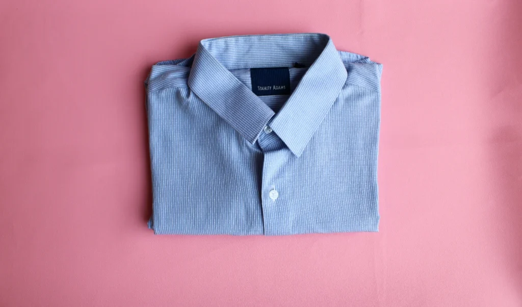 एक बार शर्ट फोल्ड करने की ये निंजा टेक्निक जान लीं, तो बैंग में रखने या आलमारी में आसानी से नहीं होगी खराब एक बार शर्ट फोल्ड करने की ये निंजा टेक्निक जान लीं, तो बैंग में रखने या आलमारी में आसानी से नहीं होगी खराब