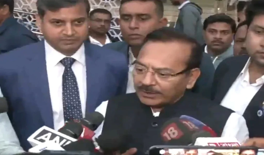 पश्चिम बंगाल के खेल मंत्री अरूप बिस्वास ने दिया इस्तीफा, लापरवाही की जांच के लिए एसआईटी का गठन