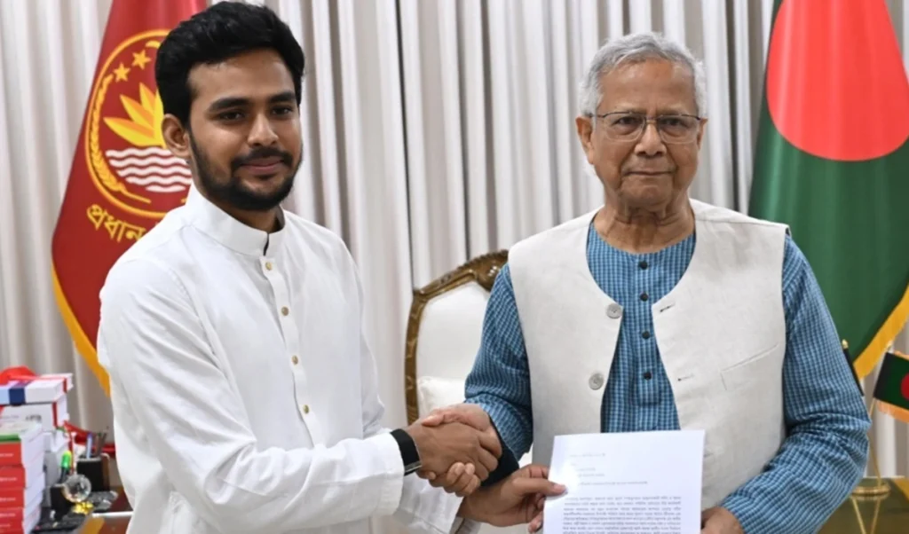 यूनुस सरकार में दरार… मंत्रिमंडल से दो सलाहकारों ने दिया इस्तीफा