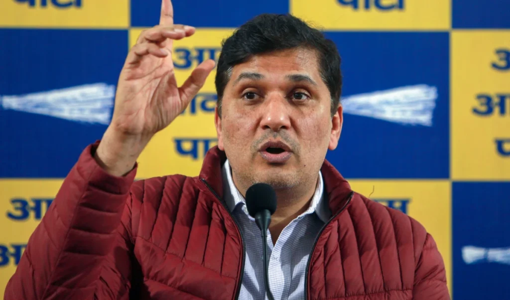 सांता क्लॉज स्किट विवाद: सौरभ भारद्वाज समेत AAP नेताओं पर धार्मिक भावनाएं आहत करने का FIR