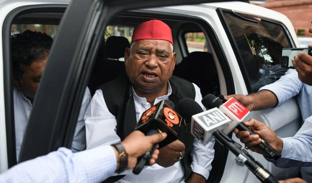 सीएम योगी से नाराज हैं सपा सांसद अवधेश प्रसाद, वंदे मातरम को लेकर कह दी यह बड़ी बात