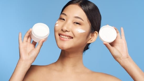 8 Top-rated moisturisers for oily skin that feel lightweight and control excess oil throughout the day 8 Top-rated moisturisers for oily skin that feel lightweight and control excess oil throughout the day