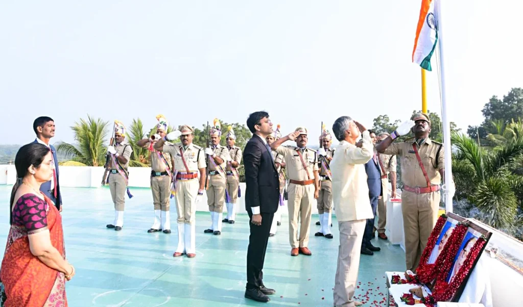 Andhra Pradesh: मुख्यमंत्री ने गणतंत्र दिवस पर कैंप कार्यालय में राष्ट्रीय ध्वज फहराया Andhra Pradesh: मुख्यमंत्री ने गणतंत्र दिवस पर कैंप कार्यालय में राष्ट्रीय ध्वज फहराया