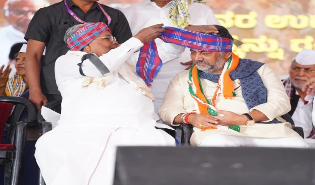 Bengaluru में Congress का ‘लोक भवन चलो’ March, CM Siddaramaiah गरजे- संवैधानिक अधिकार छीन रही केंद्र सरकार