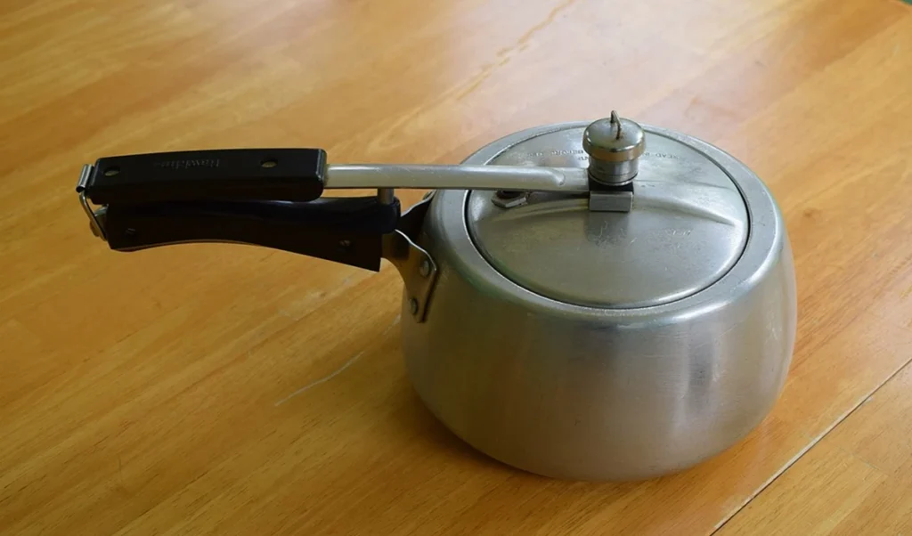 Dal Cooker Se Bahar Nikalna: Pressure Cooker से दाल निकलने की टेंशन खत्म, आजमाएं ये 5 Super Kitchen Hacks