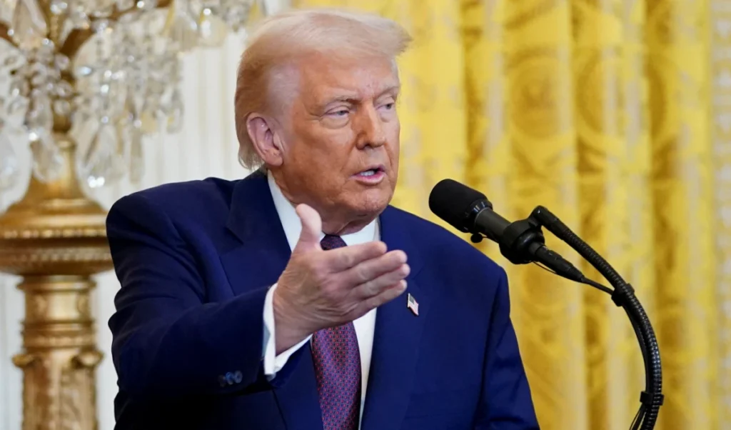 Davos जा रहे राष्ट्रपति Donald Trump के विमान 'एयर फोर्स वन' में तकनीकी खराबी, उड़ान भरने के कुछ देर बाद ही वाशिंगटन लौटा