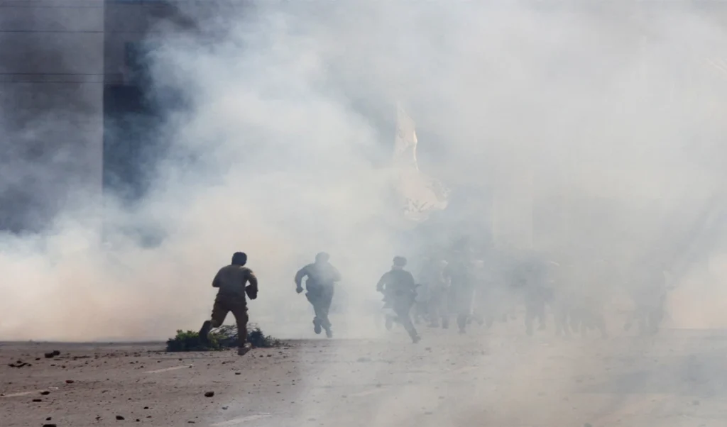 Pakistan में भीषण धमाका, दहला कराची, लोगों के उड़े चिथड़े!